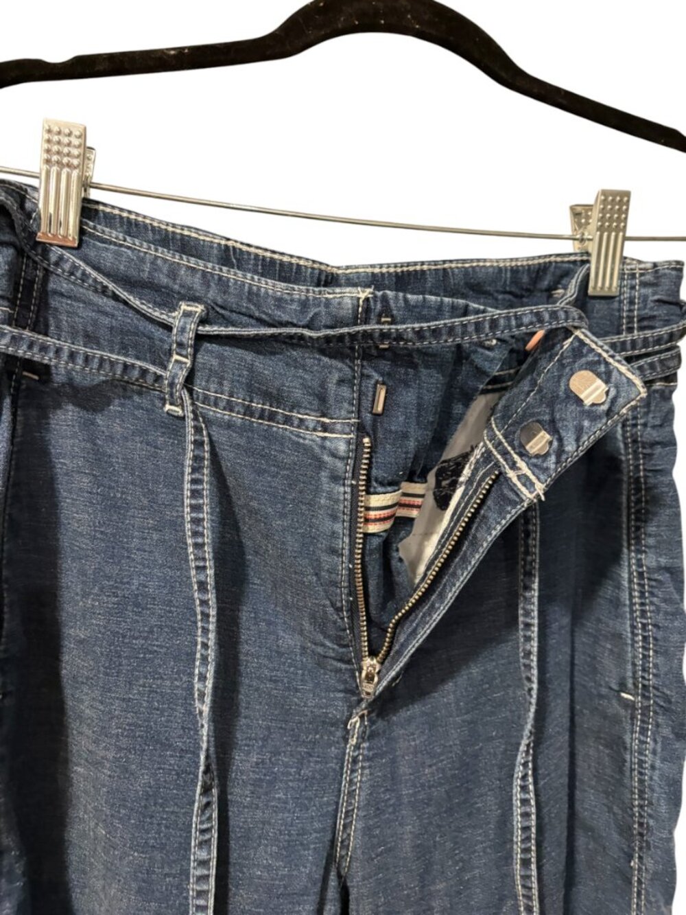Pilcro Ultra High-Rise Wide-Leg Jeans - Picture 6 of 9